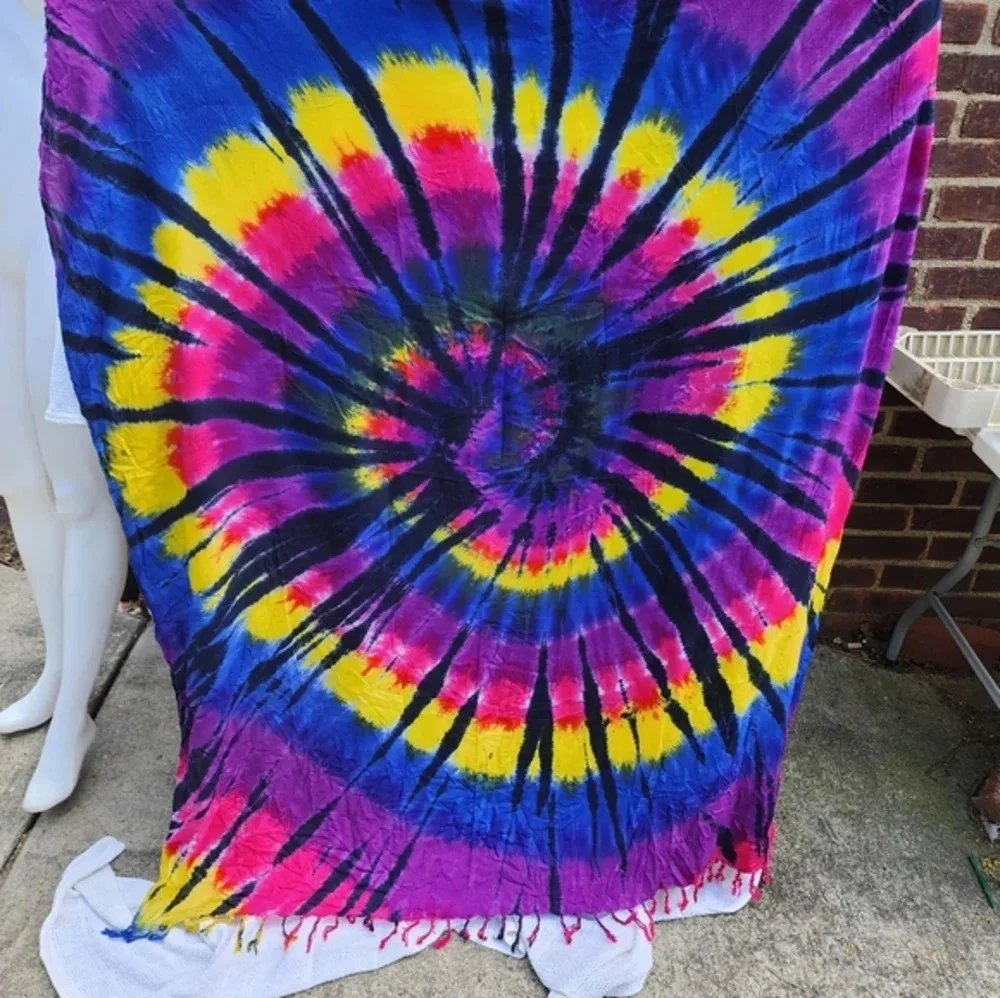 Tie‎ Dyed HUGE shawl/ serape/ beach cover